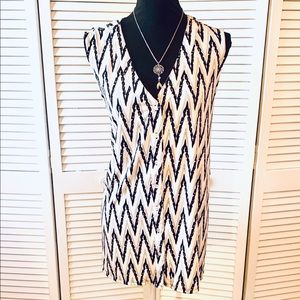 NWT Blk/Cream Sleveless Tunic Size XL